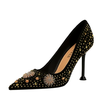 Pantofi Femei 2020 Tocuri De Aur Pearl Stras De Cristal A Subliniat Toe Piele De Căprioară Sexy Pompe De Moda Pisoi Toc Doamnelor Pantofi G0259