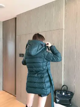 Culoare pură femei 2020 doamnelor de iarnă în jos jacheta noua moda Britanic clasic slim mid-lungime sacou în jos haina cu Gluga